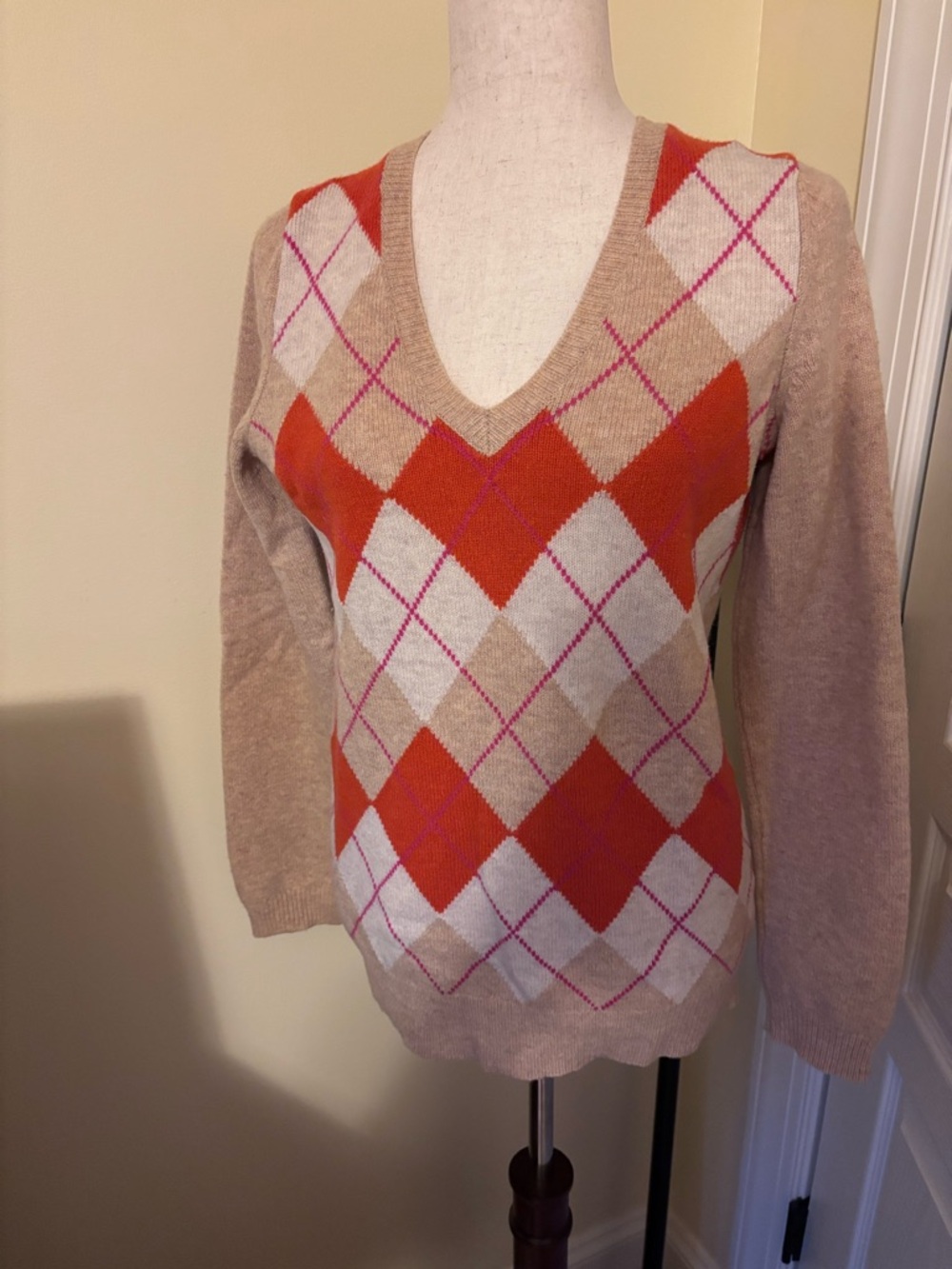 Gap Women’s Argyle V-Neck Sweater in Tan and Orange M